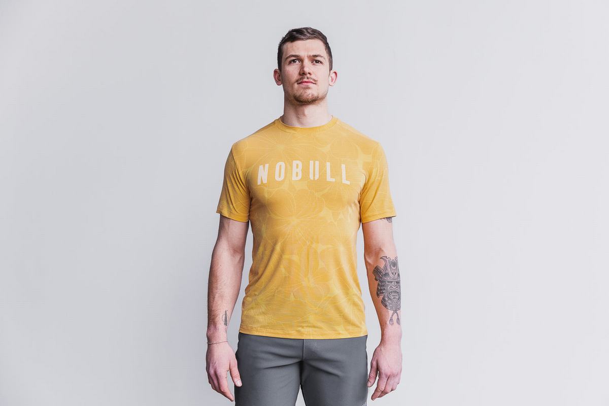 Nobull Men\'s T Shirts Yellow | Australia (YC3240)